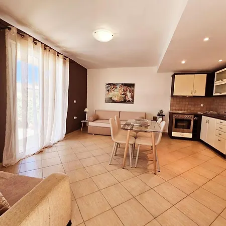 Apartamento Corfu Menigos 22 *