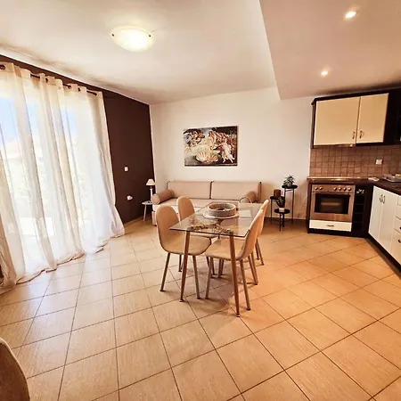 Corfu Menigos 22 * Glyfada (Corfu)